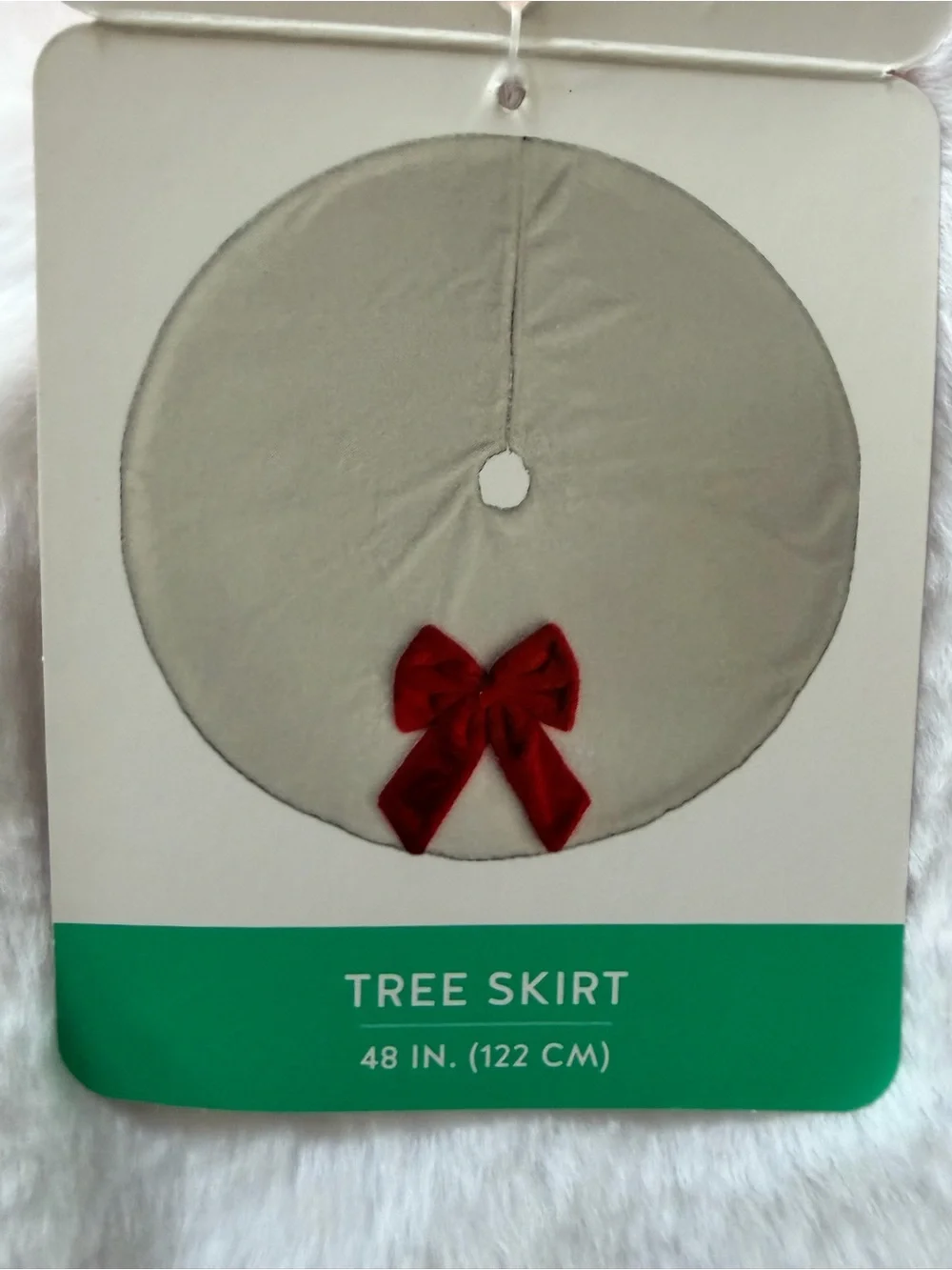 NWT White Plush Faux Fur Christmas Tree Skirt w. Large Red Bow. 48 Inches. Soft